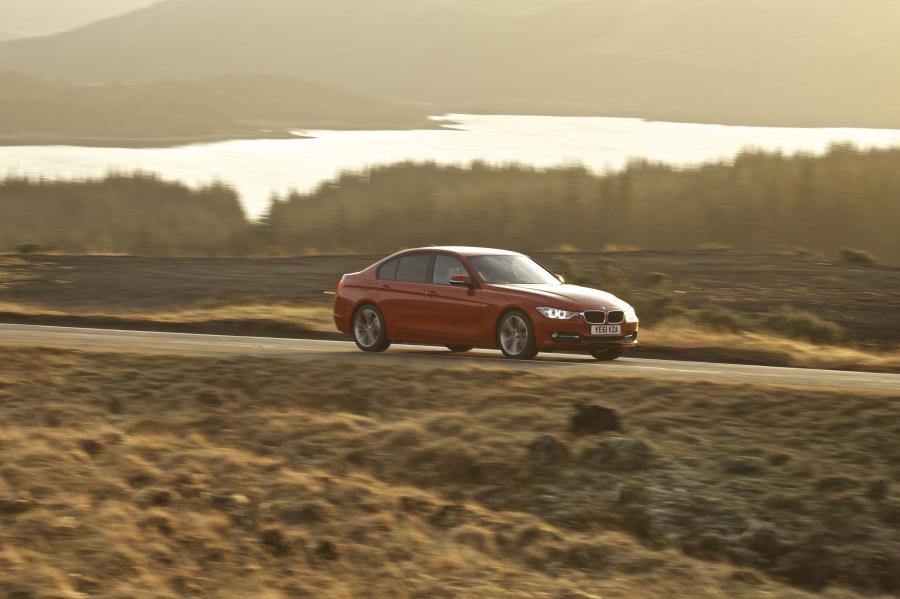  BMW 320d Sport 2012 года  (UK) (фото 17 из 28)